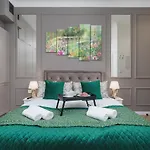 Kazimierz Studio with Jacuzzi by Renters Prestige